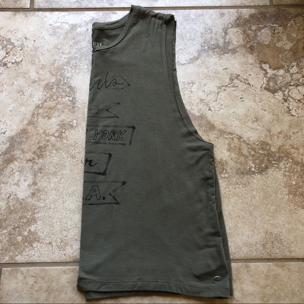 American Eagle Top - Picture 3 of 3